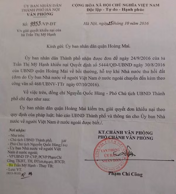 Công văn của UBND TP Hà Nội yêu cầu quận Hoàng Mai kiểm tra, giải quyết đơn khiếu nại của bà Trần Thị Mỹ Hạnh theo quy định của pháp luật. Ảnh Trần Việt.