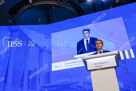 Bộ trưởng Quốc phòng Anh Gavin Williamson phát biểu tại Đối thoại Shangri-la lần thứ 17, ảnh: Shutterstock. Bộ trưởng Quốc phòng Anh Gavin Williamson phát biểu tại Đối thoại Shangri-la lần thứ 17, ảnh: Shutterstock.