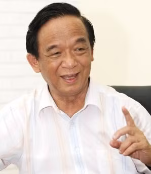 GS.TS.NGND Nguyễn Lân Dũng: Sau 2015 mới bàn lại chương trình, làm lại SGK, có thể khi đó tôi không tồn tại nữa rồi. GS.TS.NGND Nguyễn Lân Dũng: Sau 2015 mới bàn lại chương trình, làm lại SGK, có thể khi đó tôi không tồn tại nữa rồi.