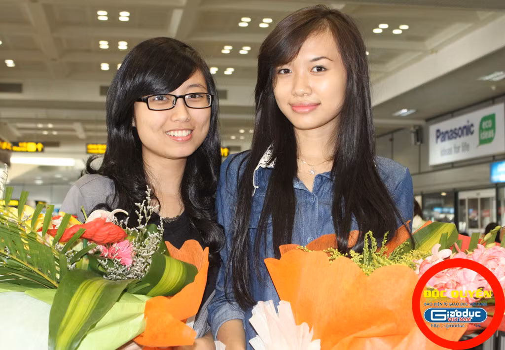 Nguyên Tâm (trái) và Phương Thảo