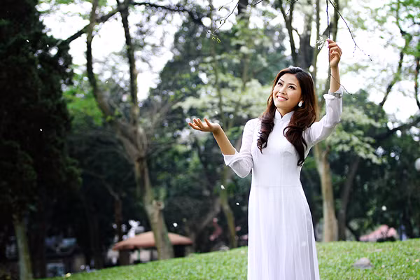 >> Xem thêm: 'Thái Phiên mời Nguyễn Thị Loan chụp nude, thu 100 tỷ đồng...' >> Xem thêm: 'Thái Phiên mời Nguyễn Thị Loan chụp nude, thu 100 tỷ đồng...'