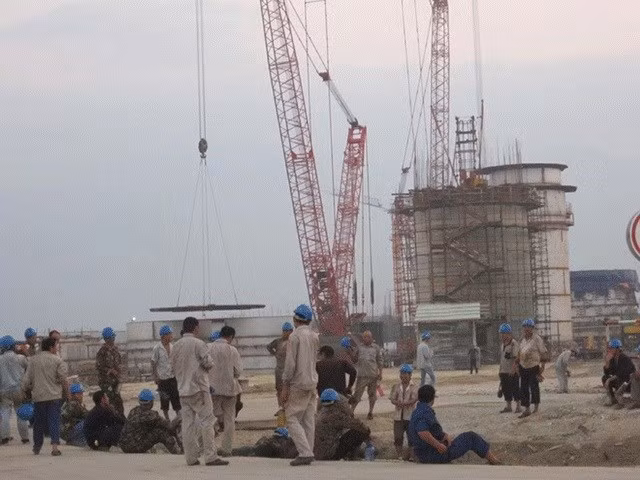 Vuốt ve vùng cấm và ý kiến dân biểu ảnh 1