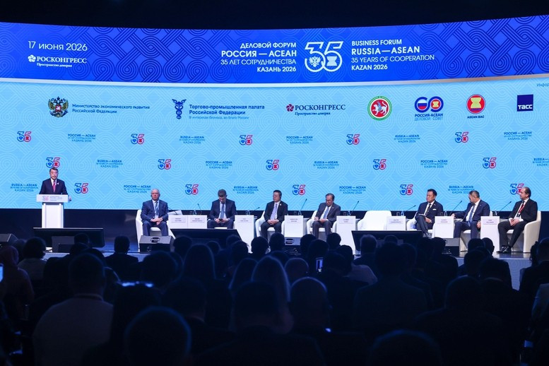 Thủ tướng đề nghị ASEAN và Nga thúc đẩy các chương trình hợp tác đổi mới, hỗ trợ doanh nghiệp công nghệ và doanh nghiệp trẻ, hình thành hệ sinh thái đổi mới sáng tạo năng động. Ảnh: VGP/Nhật Bắc